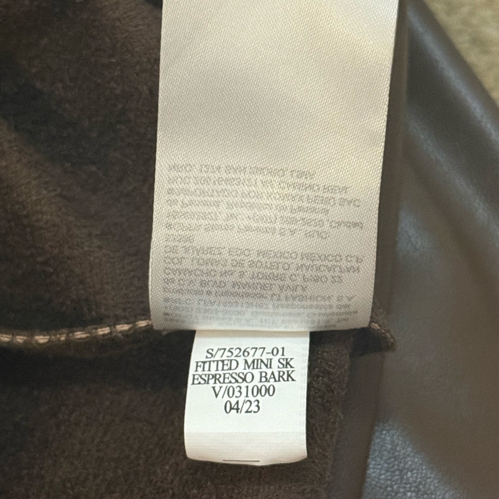 Old navy fitted mini skirt faux leather in espresso bark brown women’s size XL - Picture 10 of 10